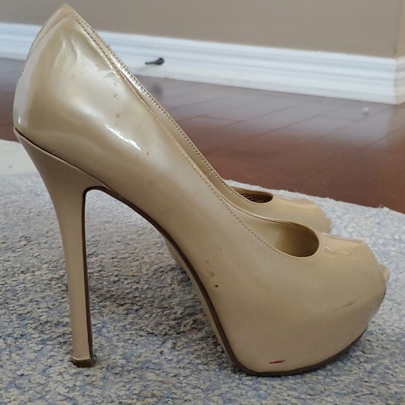 Shoes - Picture 1 of 2